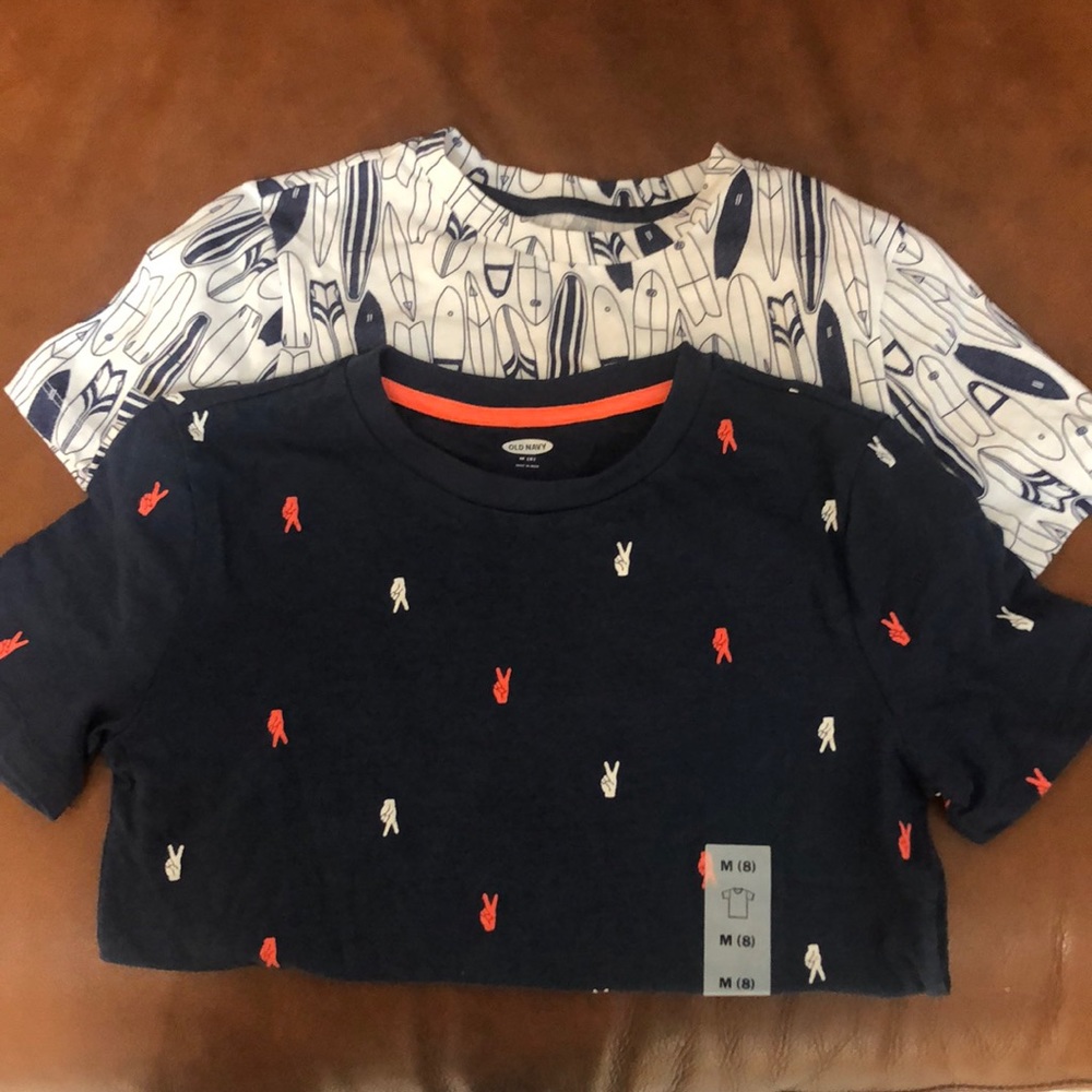 2 short sleeve t-shirts - Old Navy Boys M (8)